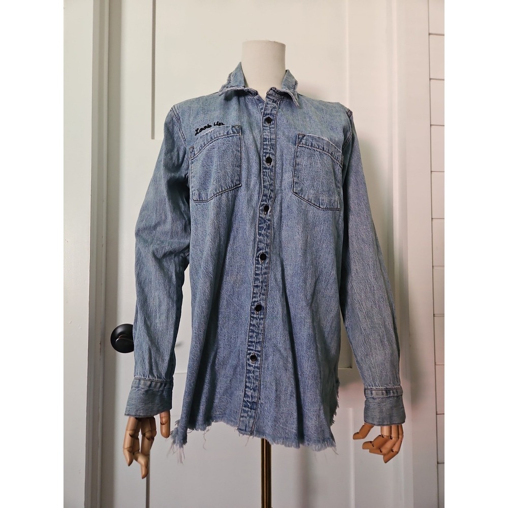 Lucky Brand Women Denim Shirt‎ Embroidered Star Moon Look Up Boyfriend Medium M